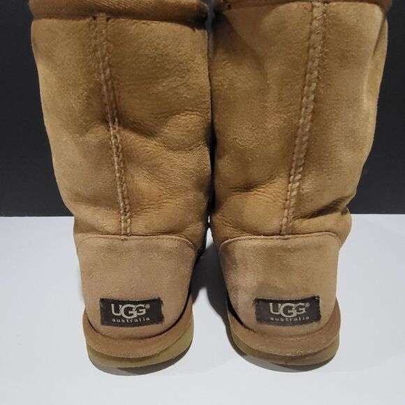 Ugg Short Tan / Caramel Colored Winter Boots - Picture 5 of 13